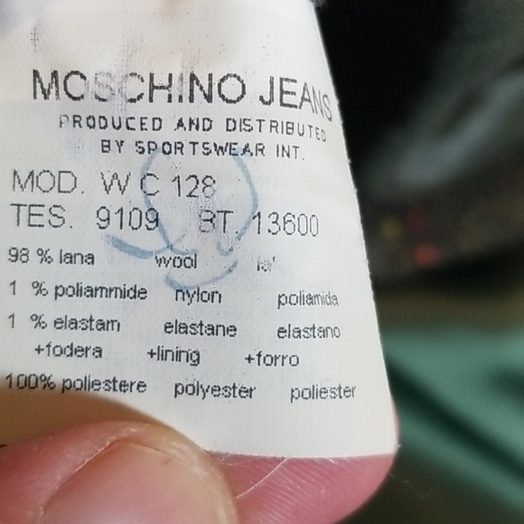 Sophisticated Moschino Duo of Jacket & Camisole. - Picture 16 of 16